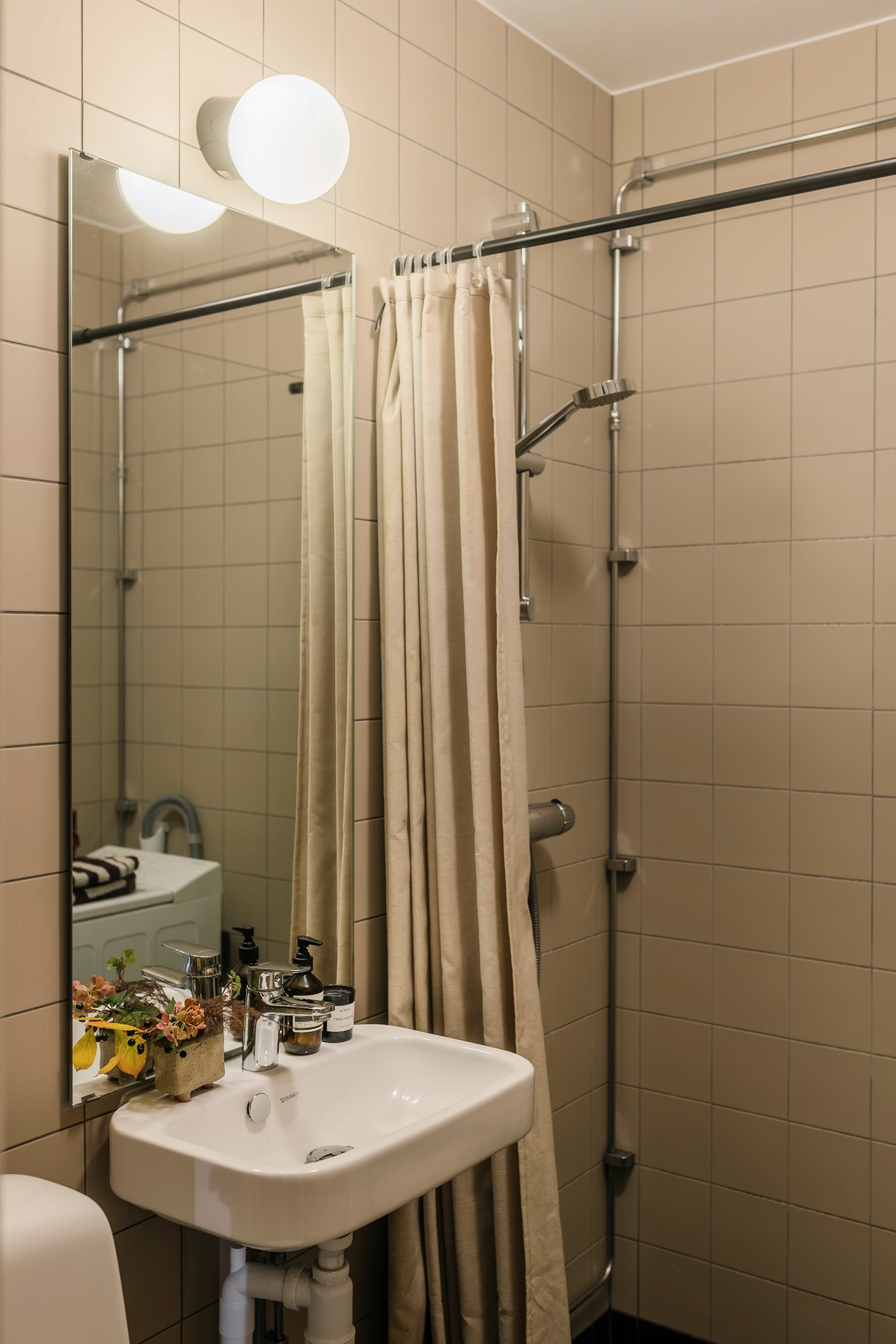 salle de bain couleur sable