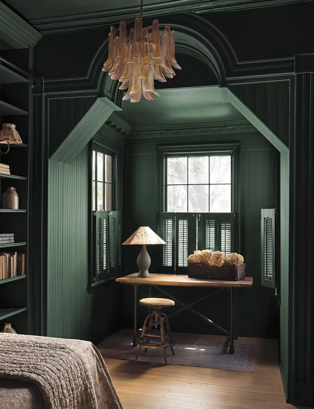 chambre avec bureau décoration classique chic couleur de l'année 2027 Benjamin Moore