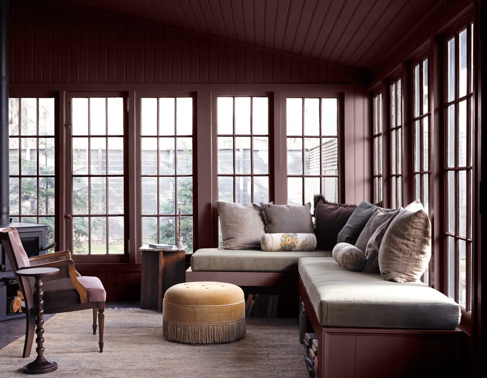 veranda traditionnelle décoration classique chic couleur de l'année 2027 Benjamin Moore