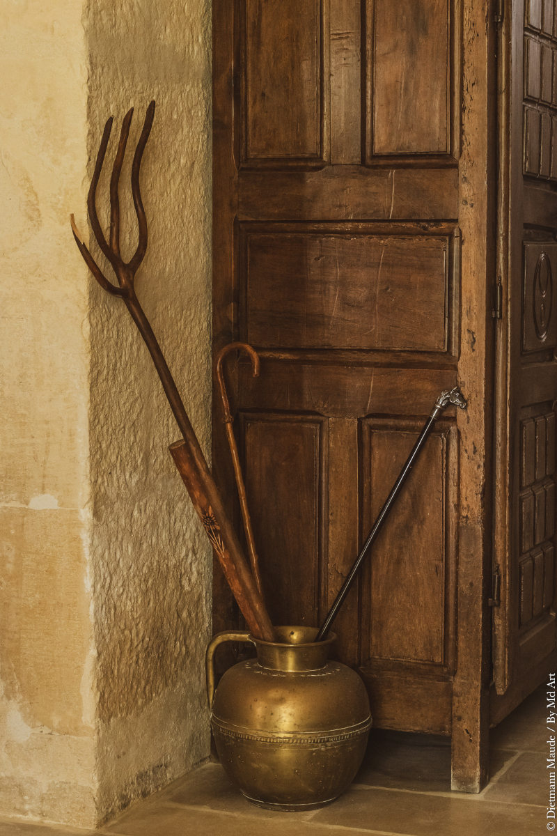 entryway rustic chic decor Mas de Peint Camargue France entryway rustic chic decor Mas de Peint Camargue France