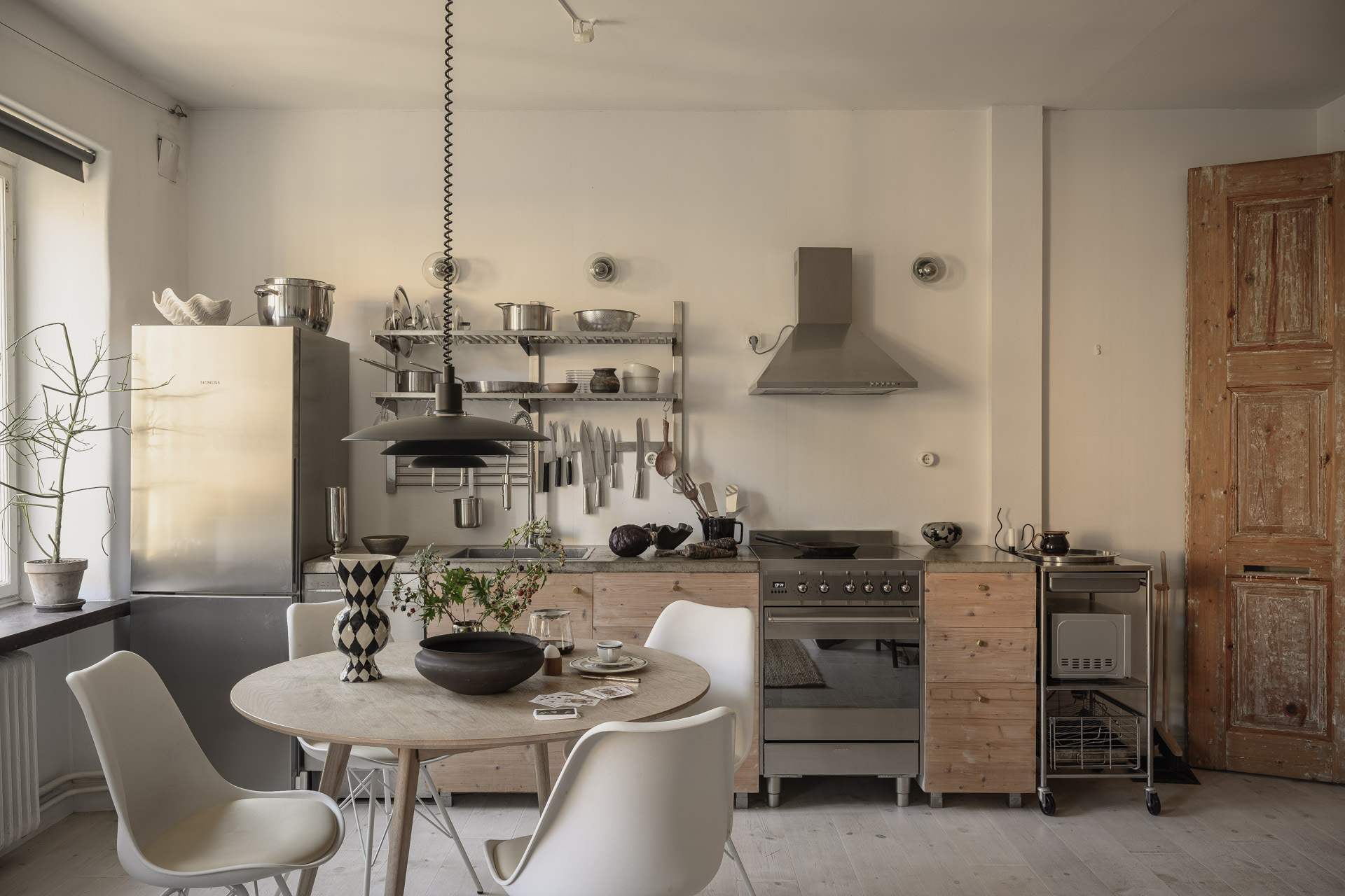 salle à manger avec cuisine ouverte décoration scandinave studio 38m2 ancien