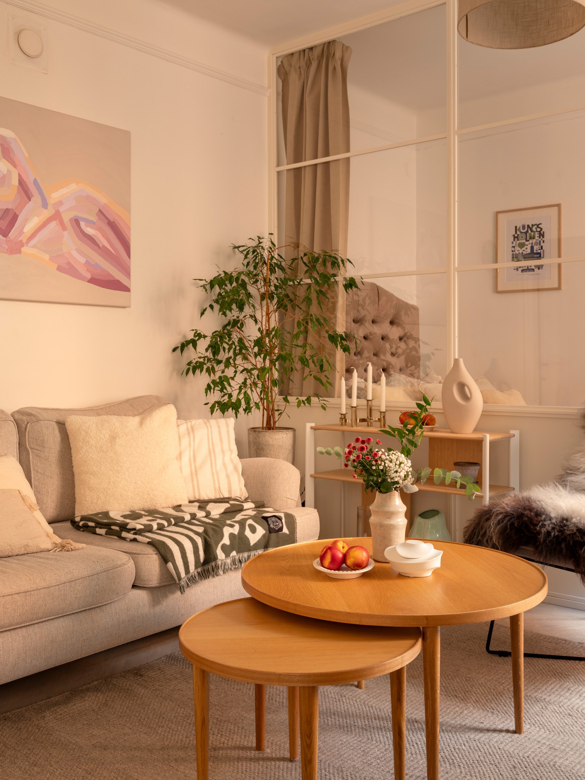 salon avec verrière blanche légère pour espace chambre décoration scandinave studio 37m2