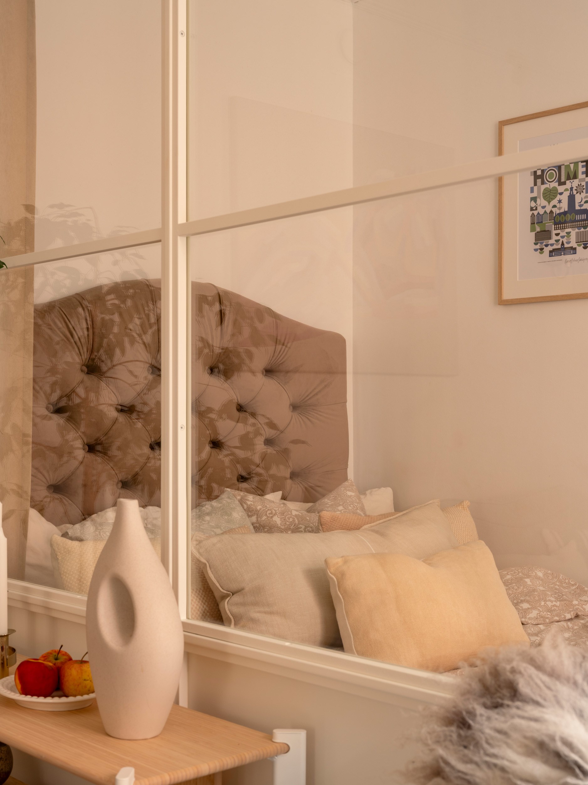 espace chambre avec verrière blanche décoration scandinave et classique studio 37m2