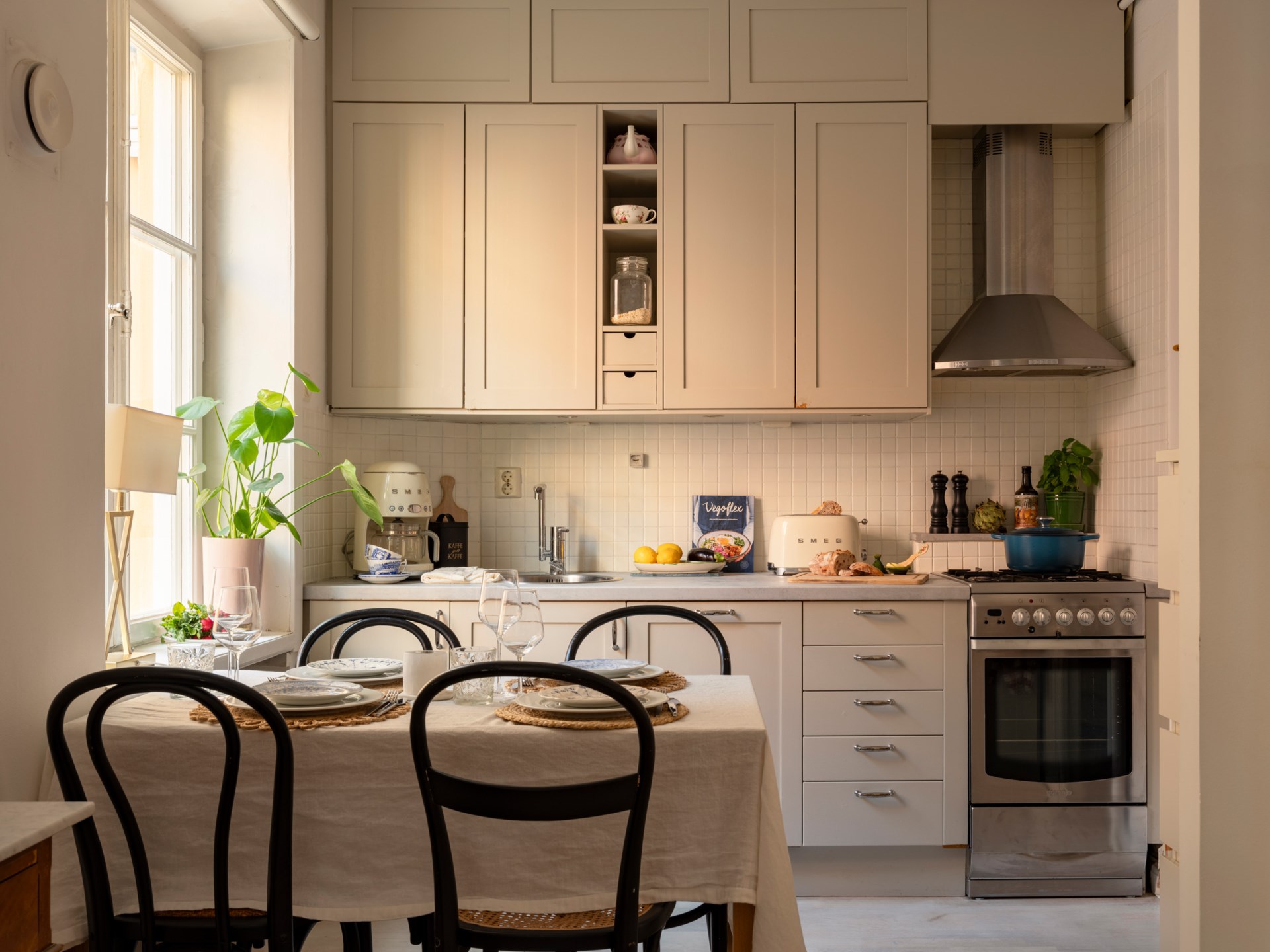salle à manger et cuisine Shaker beige décoration scandinave studio 37m2