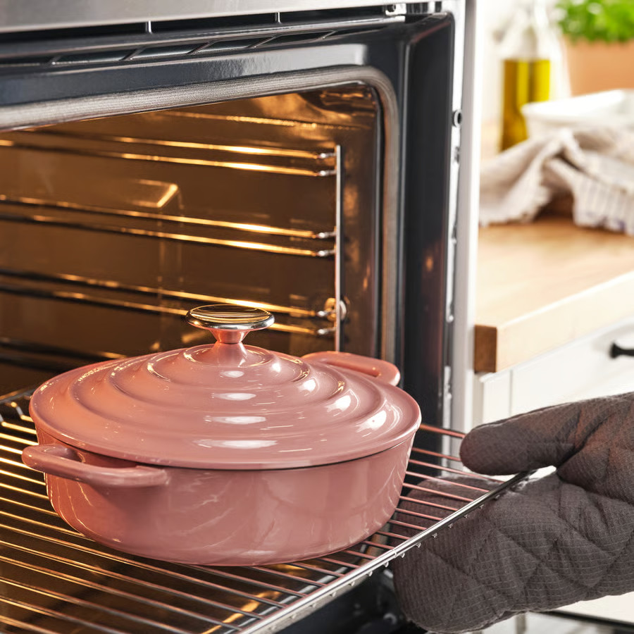 cocotte en fonte IKEA rose VARDAGEN cocotte en fonte IKEA rose VARDAGEN
