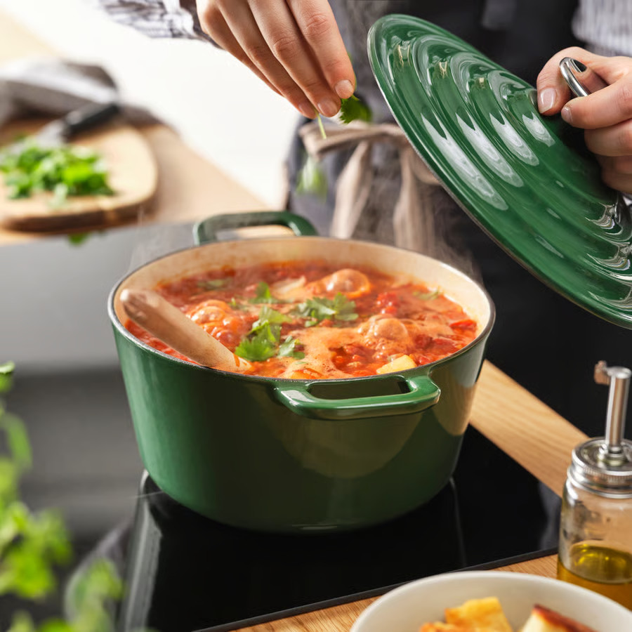 cocotte en fonte IKEA verte VARDAGEN cocotte en fonte IKEA verte VARDAGEN
