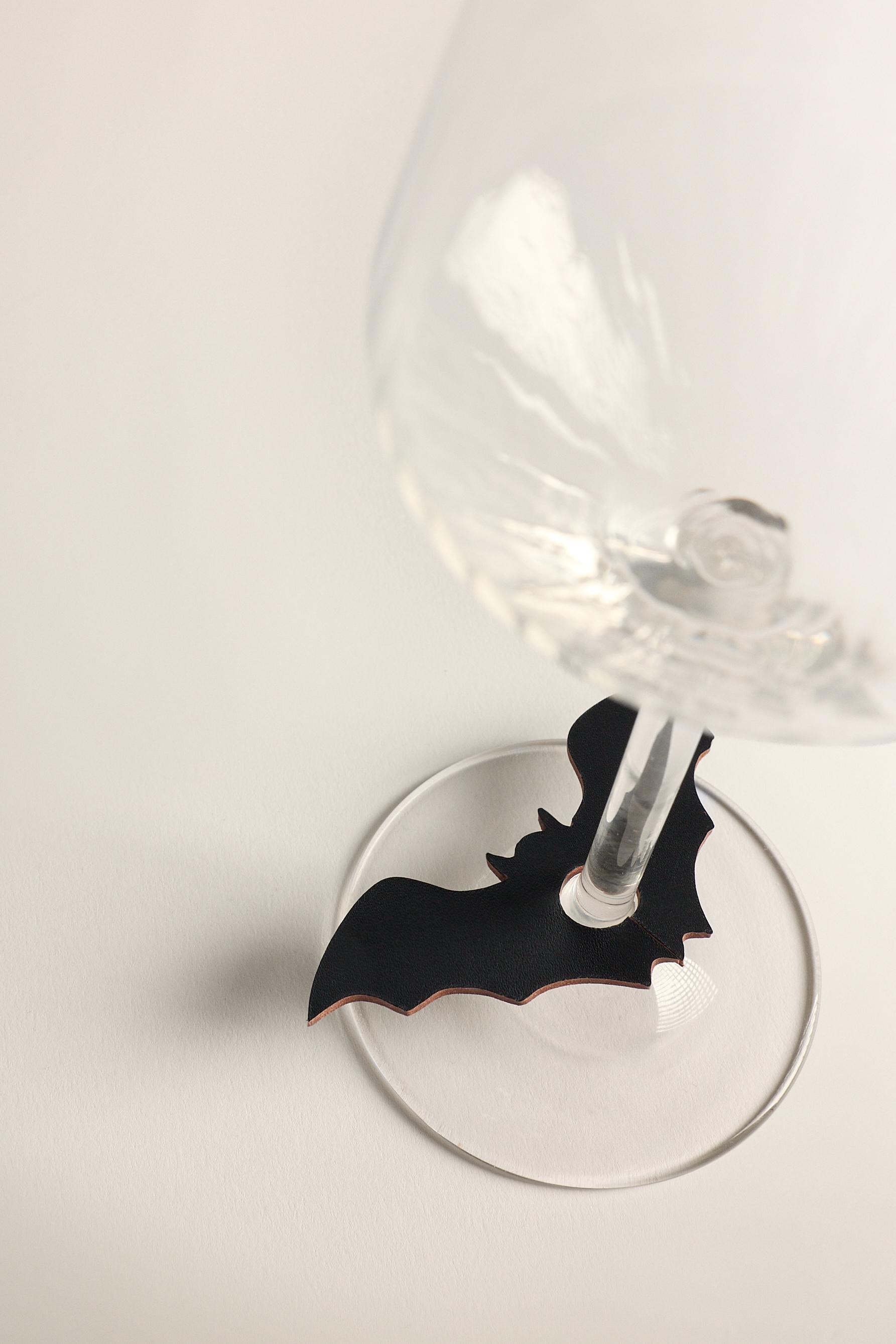 marque verre chauve souris cuir noir marque verre chauve souris cuir noir