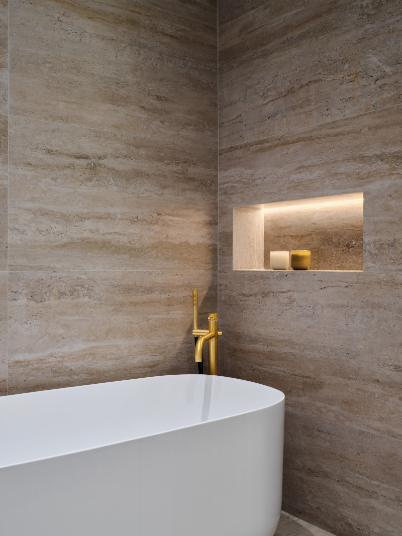 salle de bain design travertin avec baignoire îlot salle de bain design travertin avec baignoire îlot