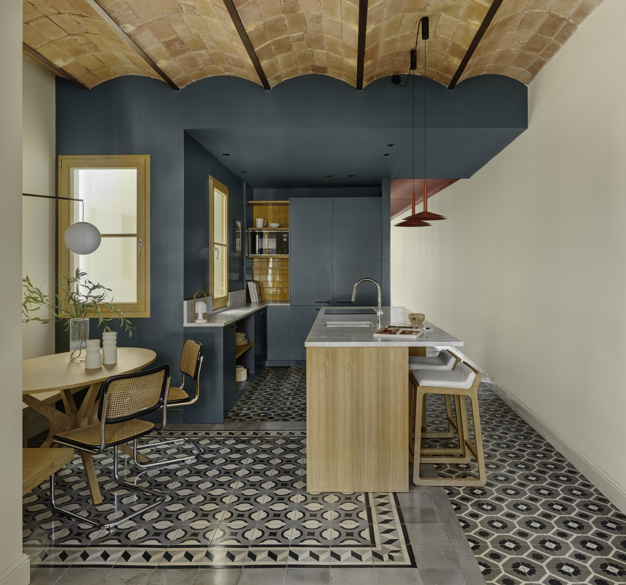 cuisine et salle à manger plafond catalan sol carreaux de ciment 8 façons de séparer les pièces avec ou sans cloison