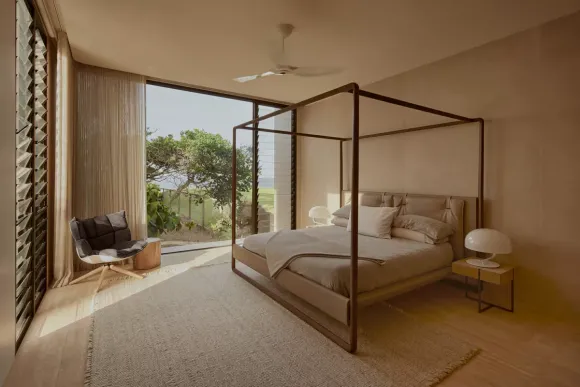 chambre lit à baldaquin moderne