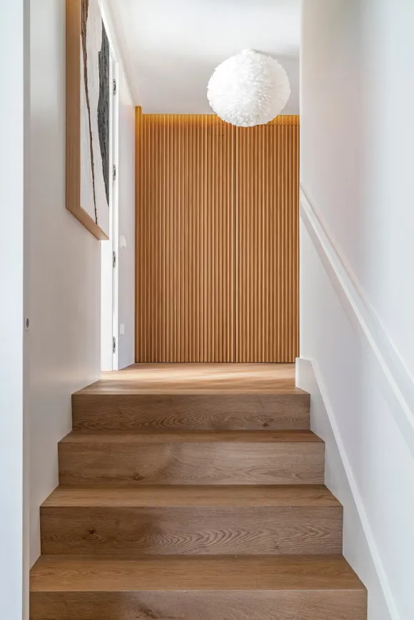 escalier moderne bois