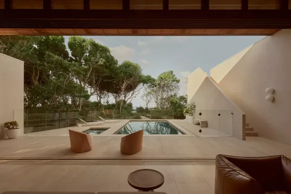 terrasse avec piscine maison contemporaine