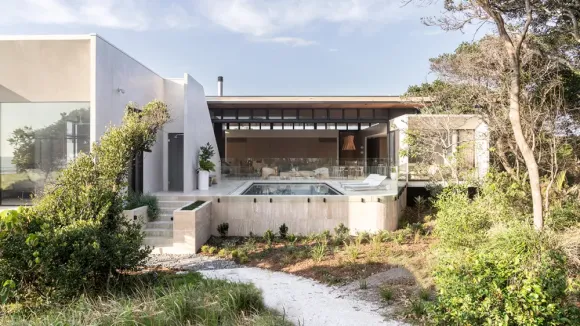 terrasse avec piscine maison contemporaine